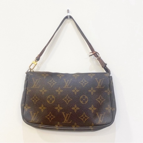 Louis Vuitton Handbags - Louis Vuitton Pochette Accessoire Leather Mini Bag